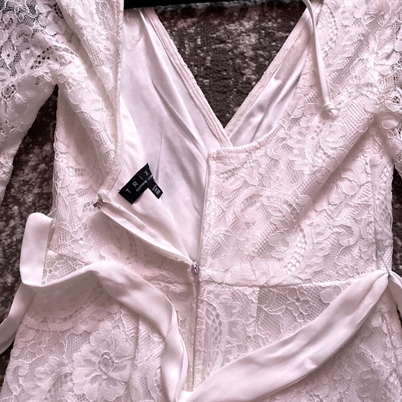 🎈 2 for $15 White lace kimono romper 🤍 - Picture 4 of 6